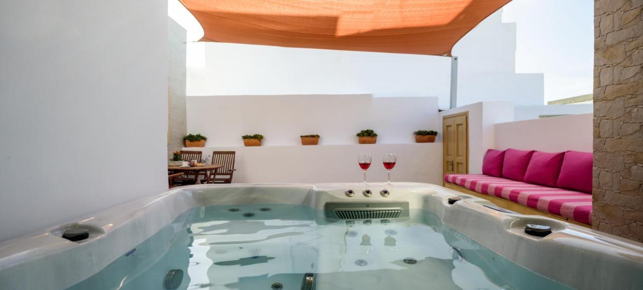 Heart Of Oia - Private House With Jacuzzi Apartment Екстериор снимка